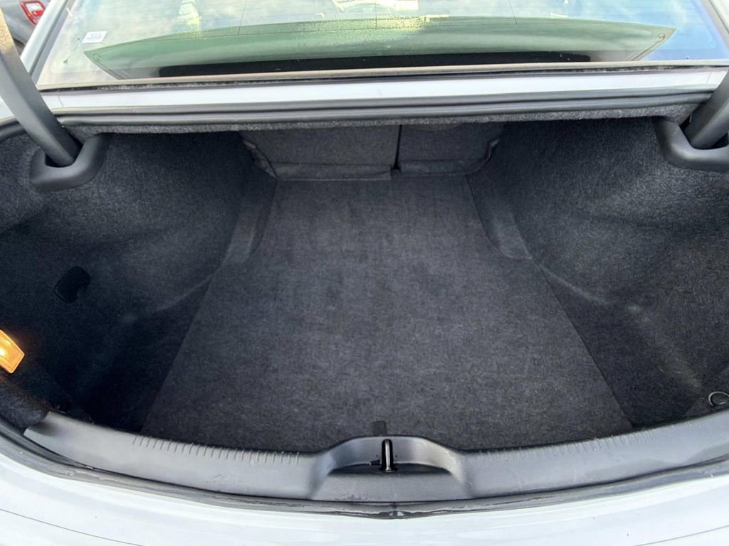 Used 2023 Chrysler 300 Touring w/ Sport Appearance Package image 13