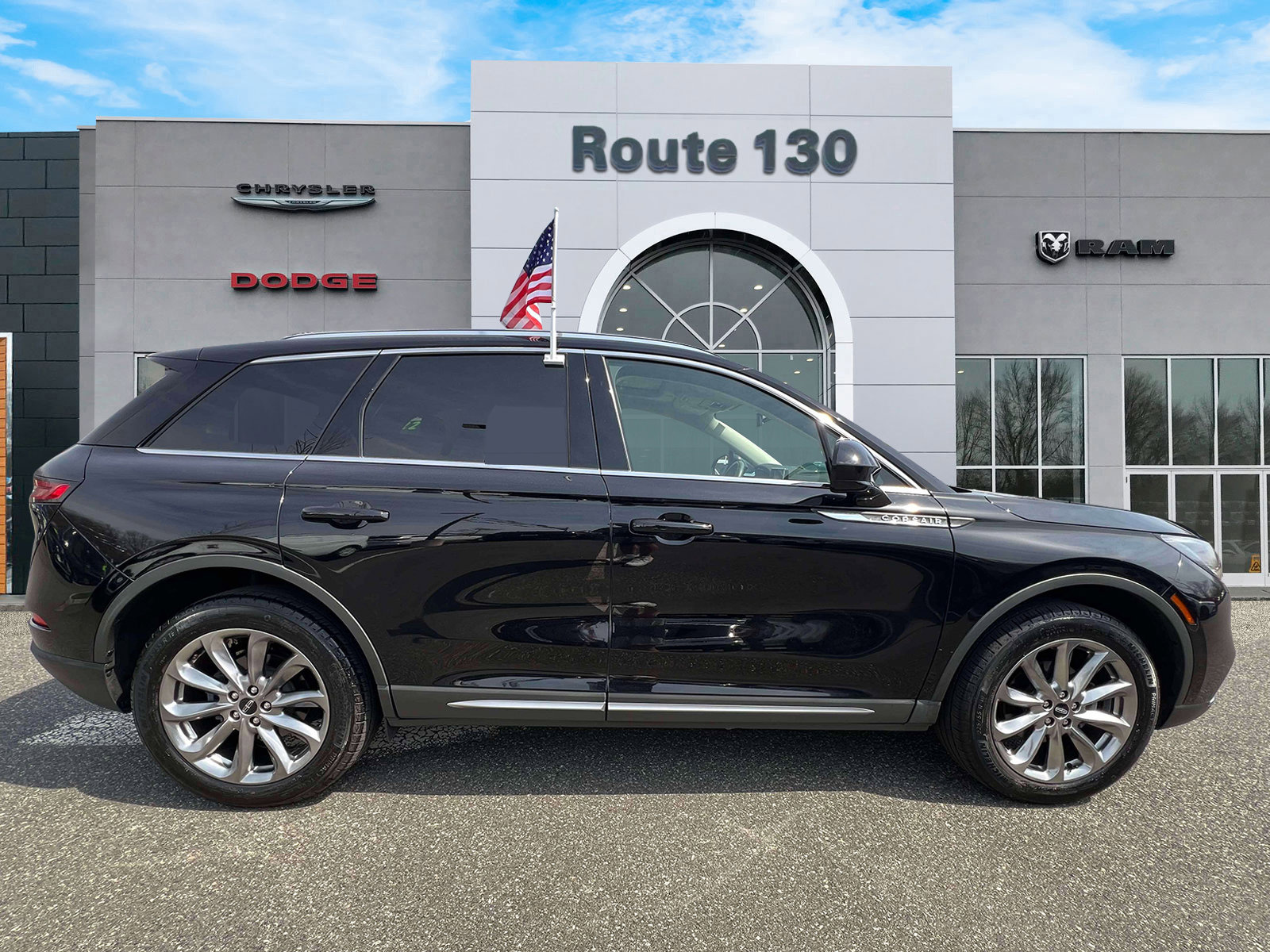 Used 2022 Lincoln Corsair AWD w/ Premium Package image 5