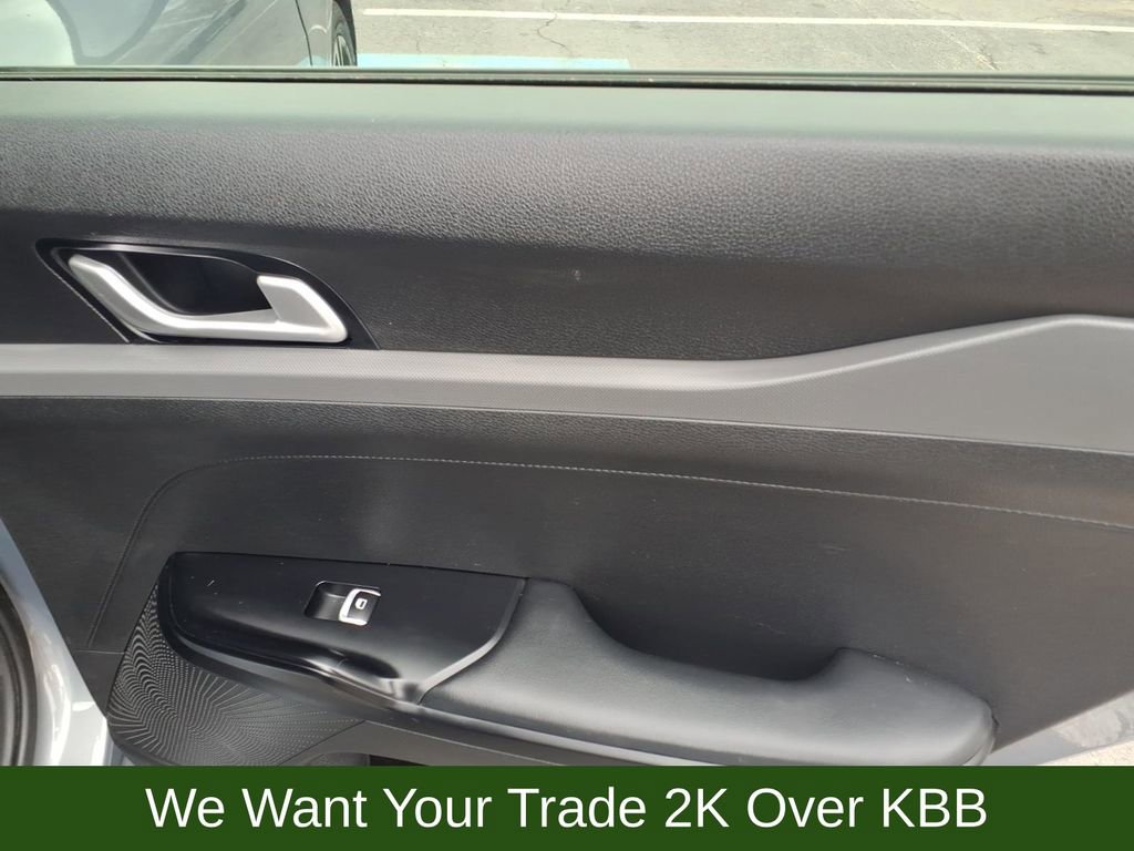 Used 2022 Kia K5 LXS image 30