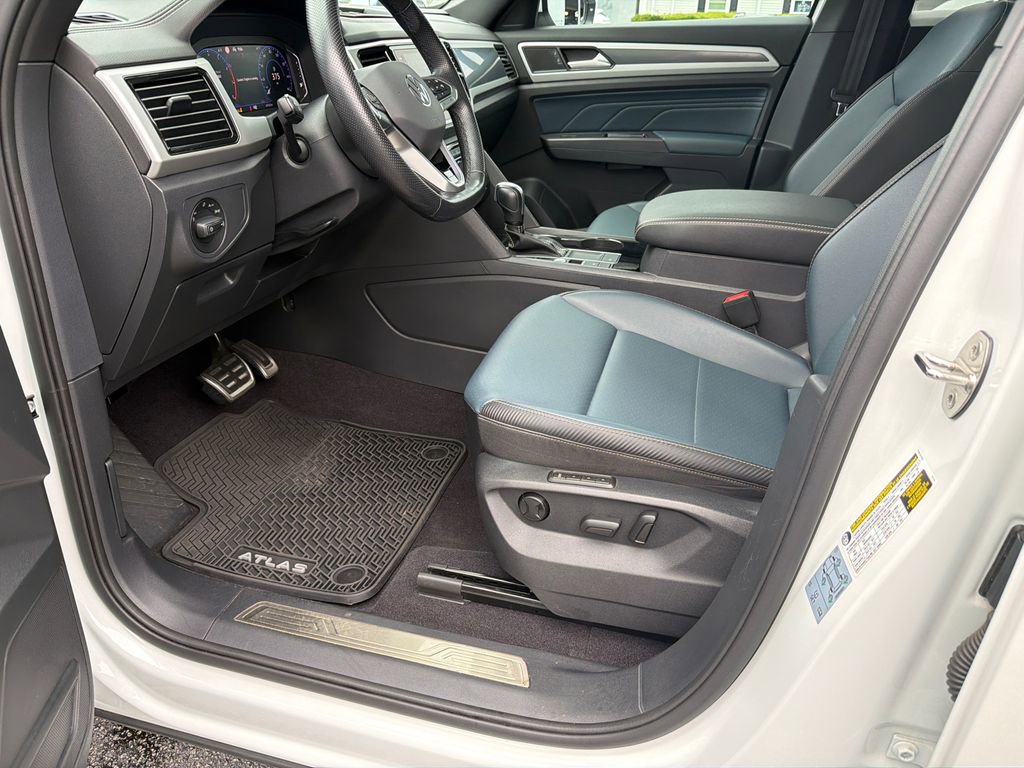 Used 2021 Volkswagen Atlas Cross Sport SEL R-Line FWD image 9