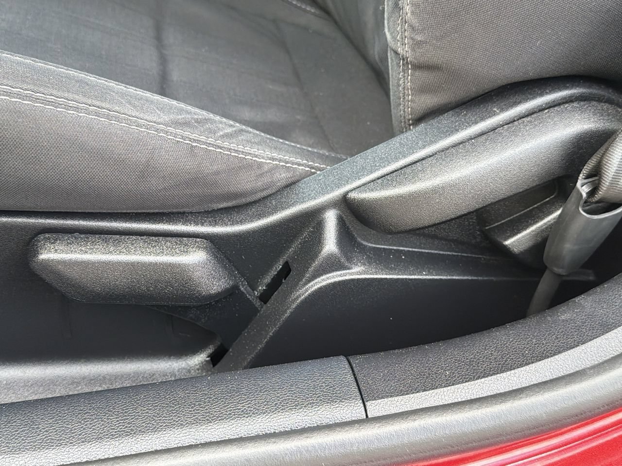 Used 2018 Ford Mustang Coupe RWD image 18