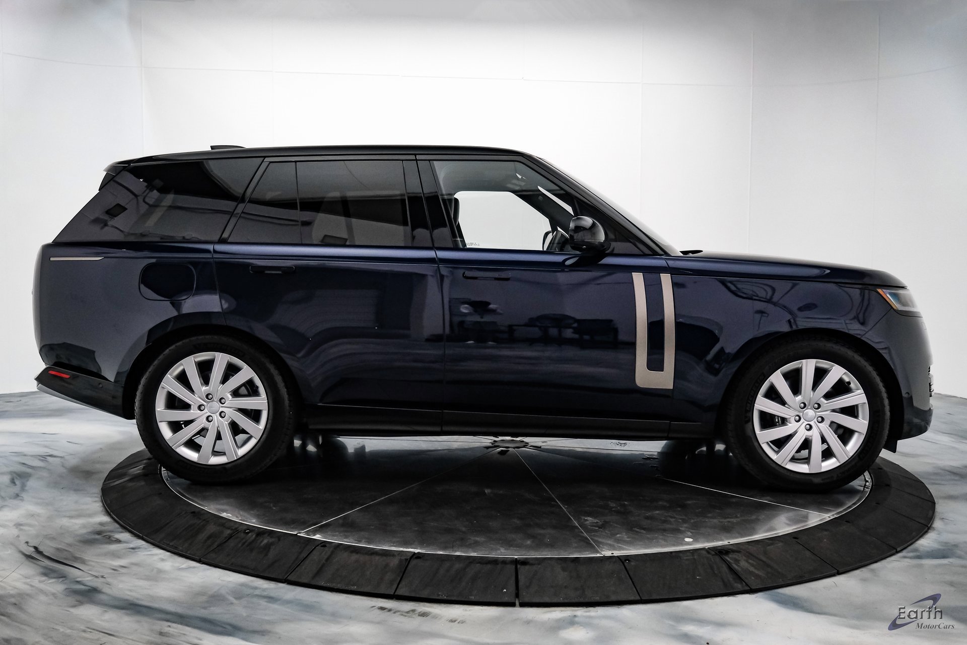 Used 2023 Land Rover Range Rover SE image 14