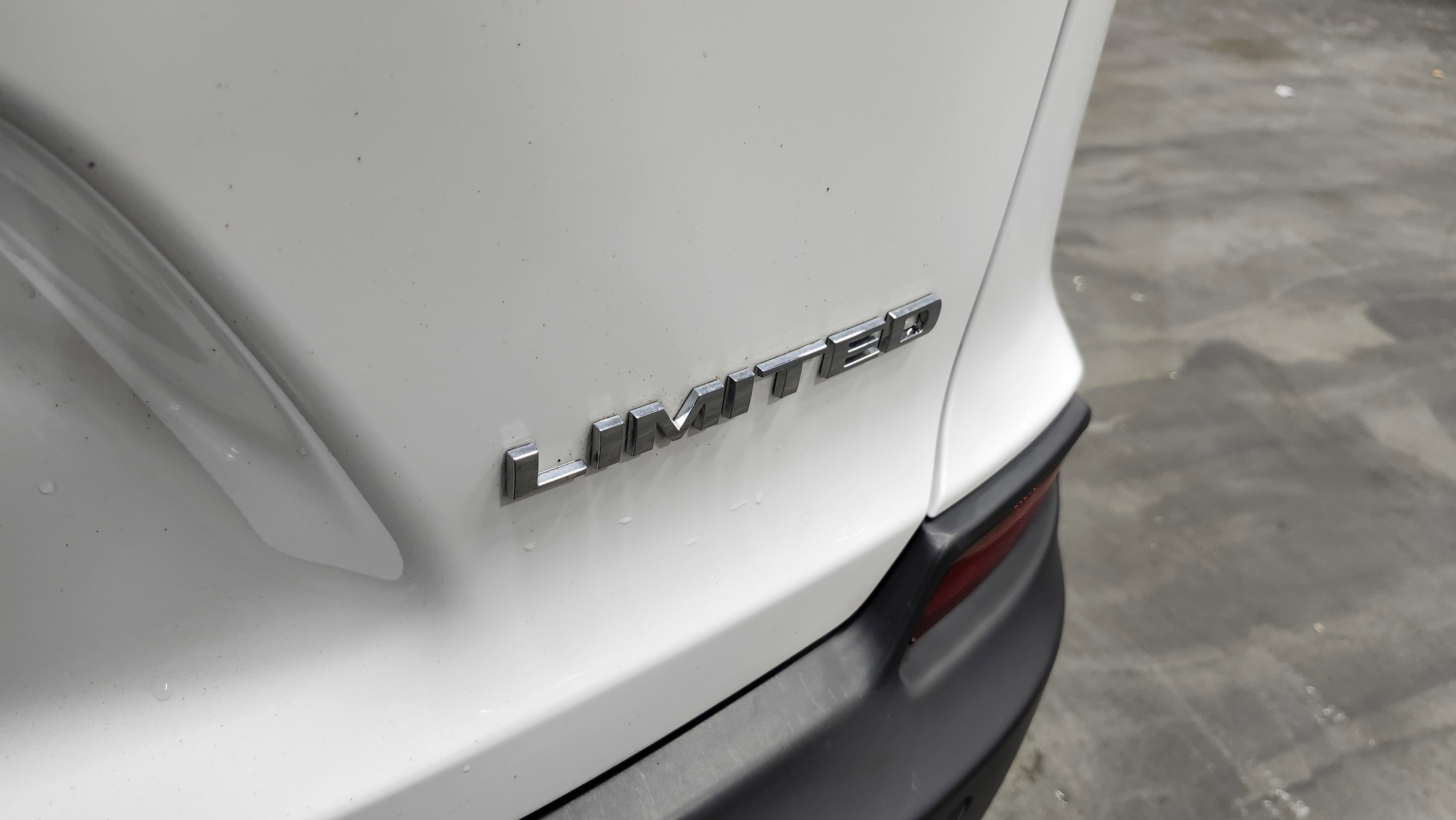 Used 2020 Jeep Cherokee Limited image 22