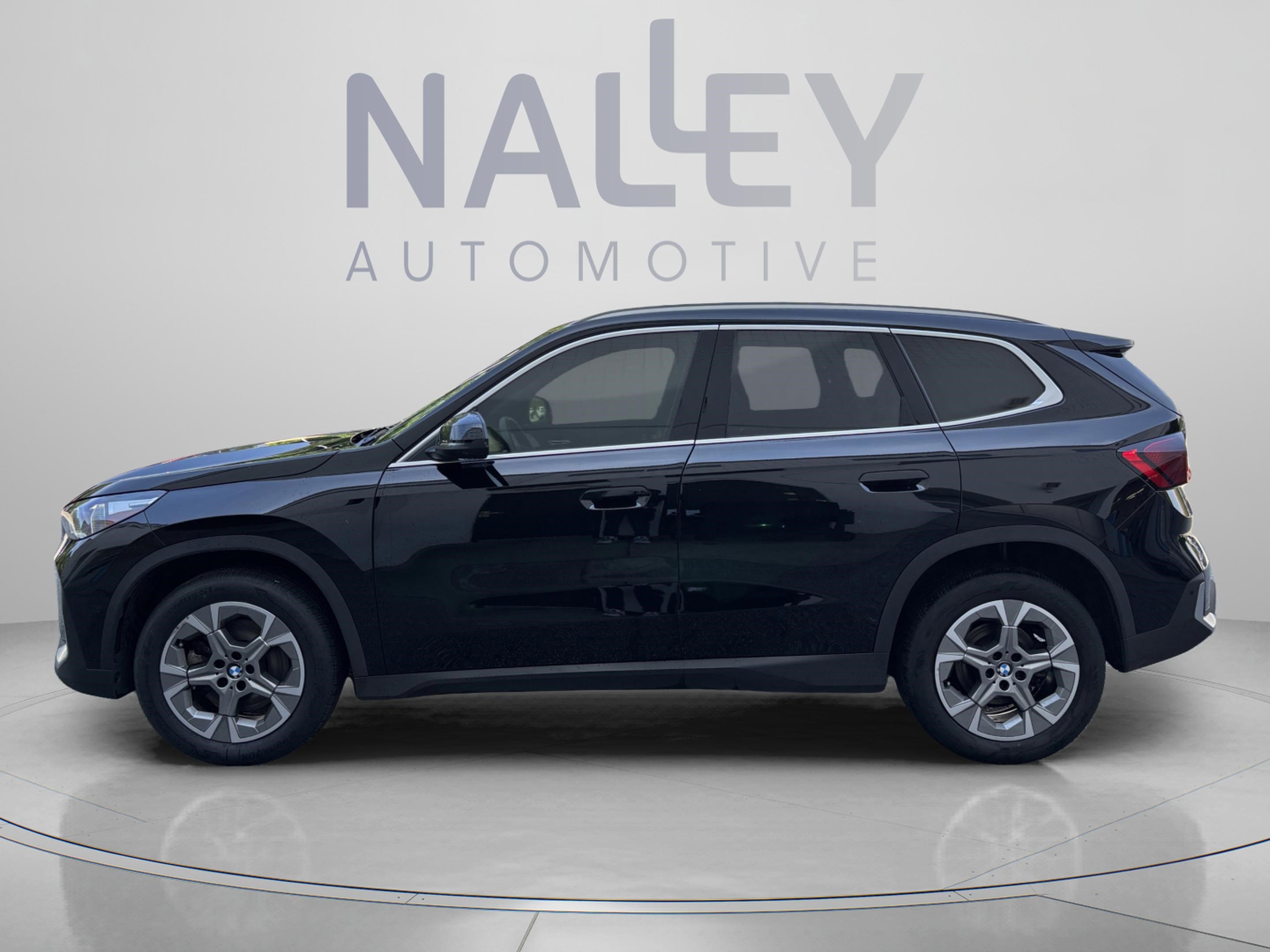 Used 2023 BMW X1 xDrive28i w/ Premium Package AWD/4WD image 3