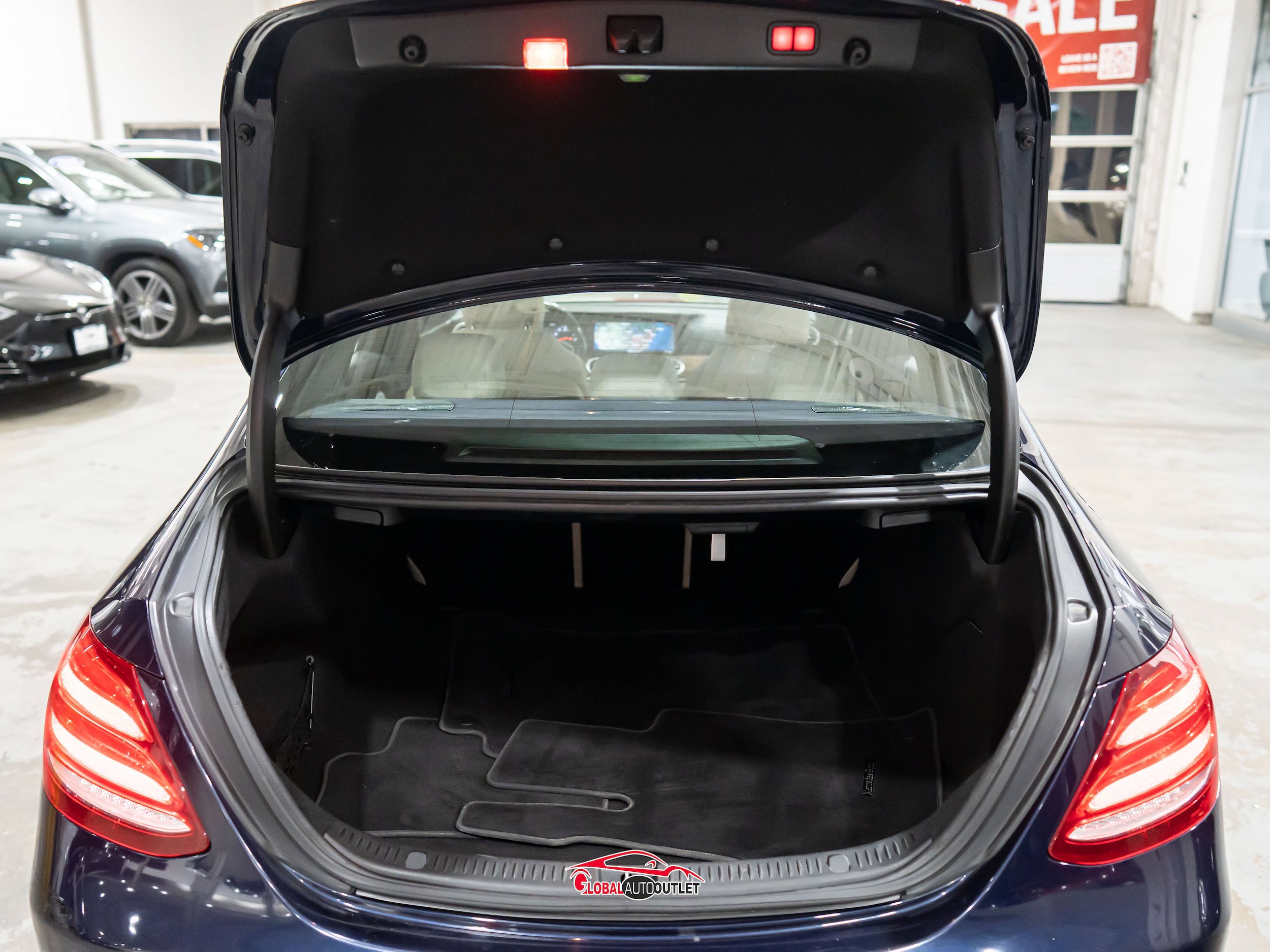 Used 2017 Mercedes-Benz E 300 4MATIC image 49