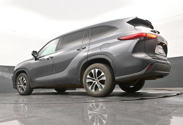 Used 2020 Toyota Highlander XLE FWD image 10