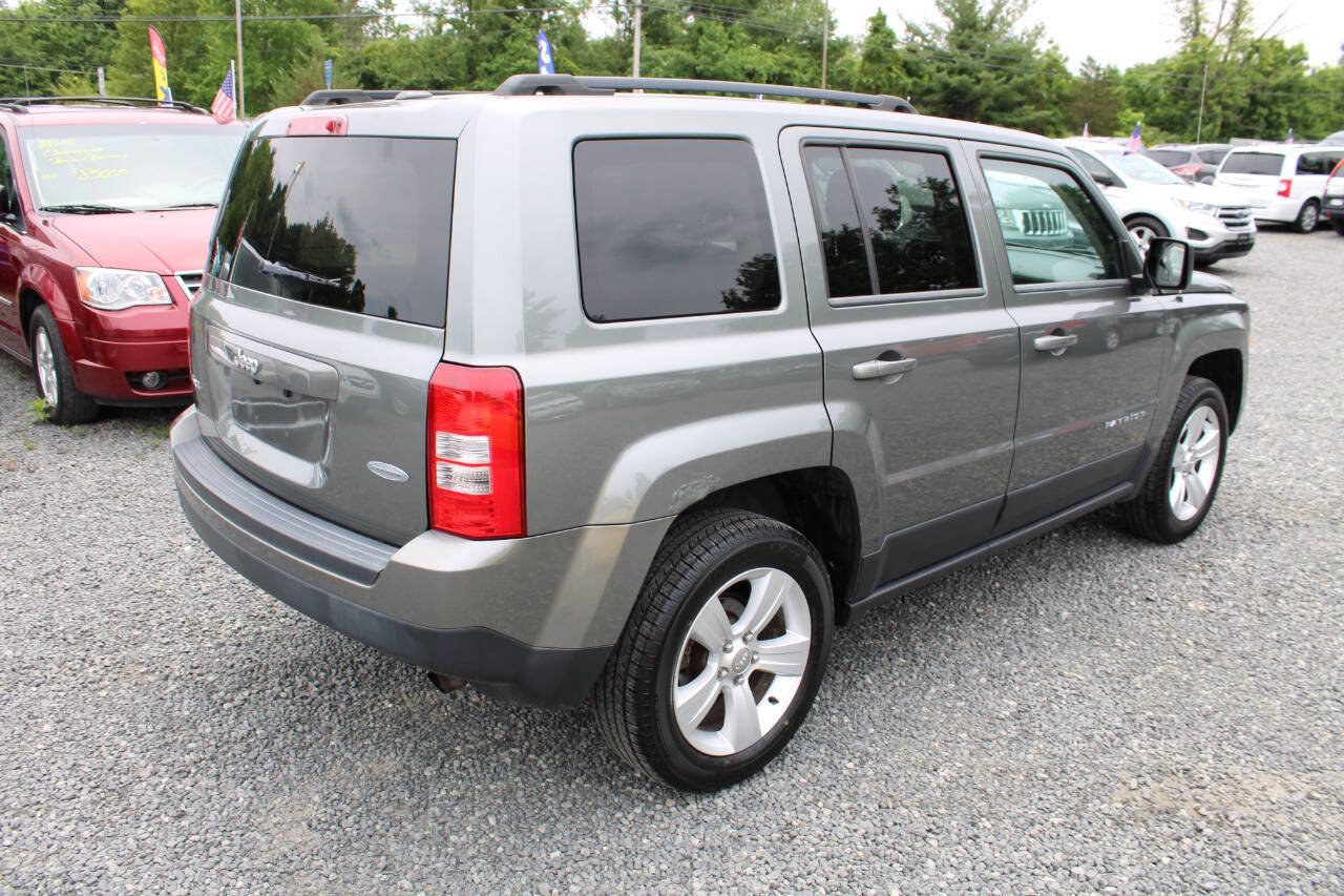 Used 2013 Jeep Patriot Latitude w/ Sun/Sound Group AWD/4WD image 7