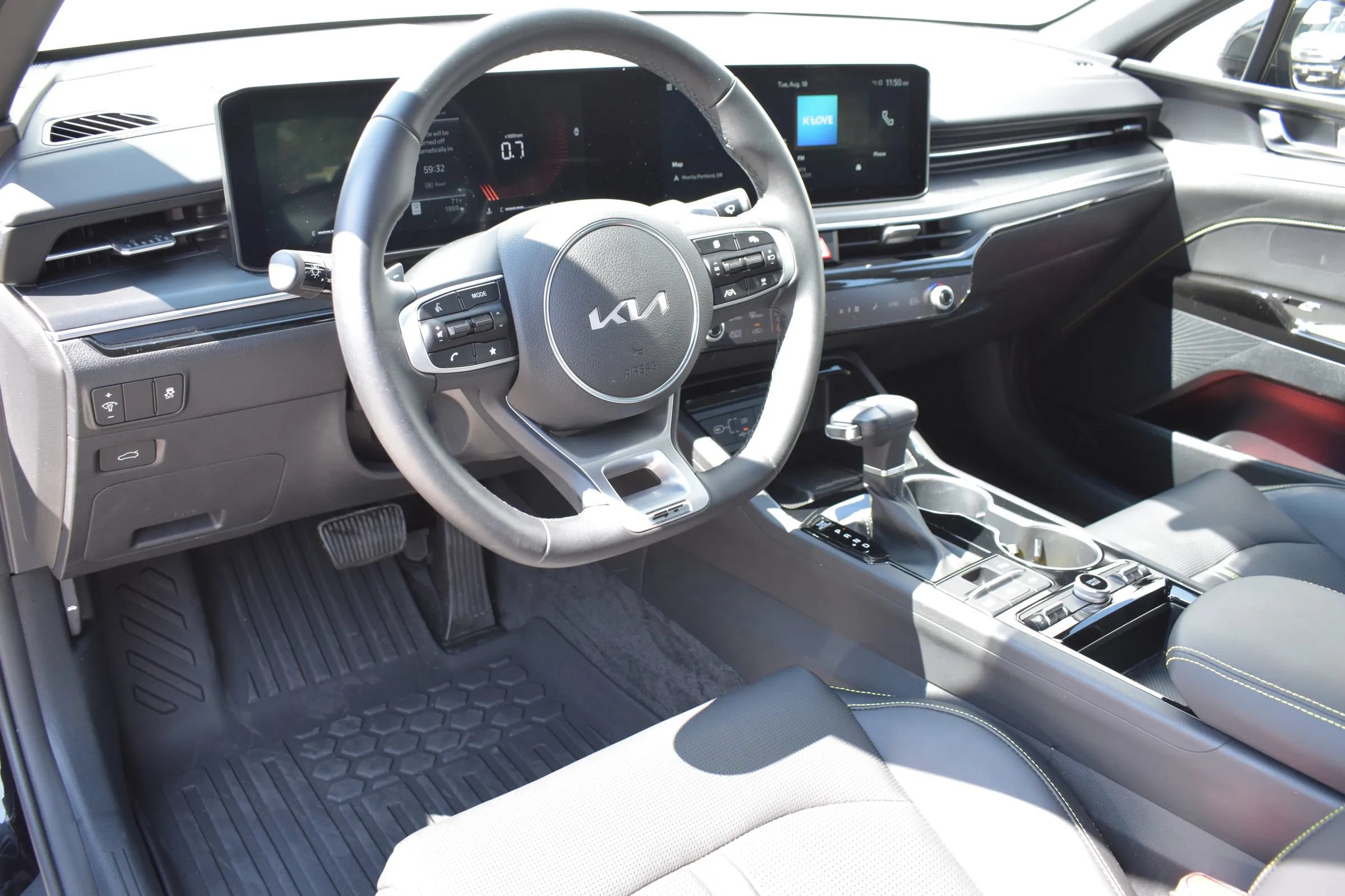 Used 2026 Kia K5 GT FWD image 3
