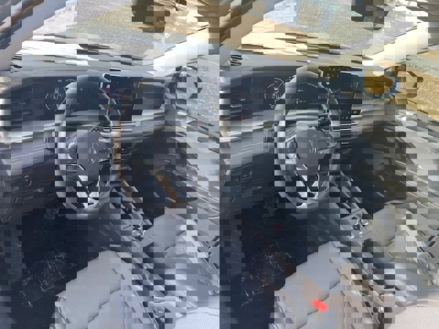 New 2025 Volkswagen Tiguan SE image 13