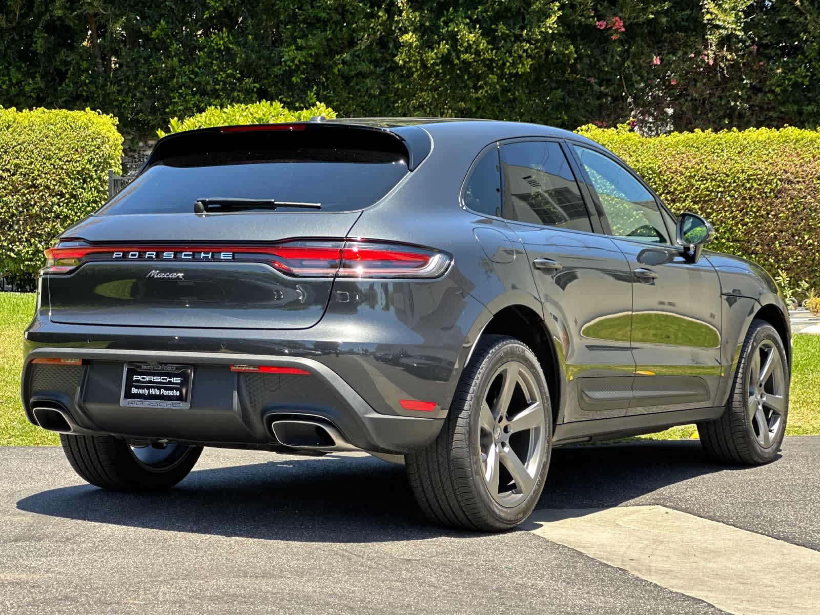 New 2026 Porsche Macan AWD/4WD image 8