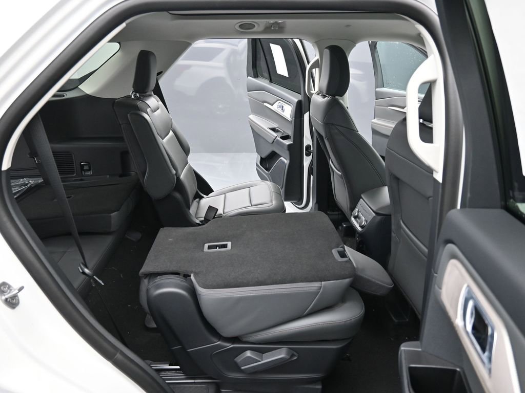 New 2026 Ford Explorer Active image 18