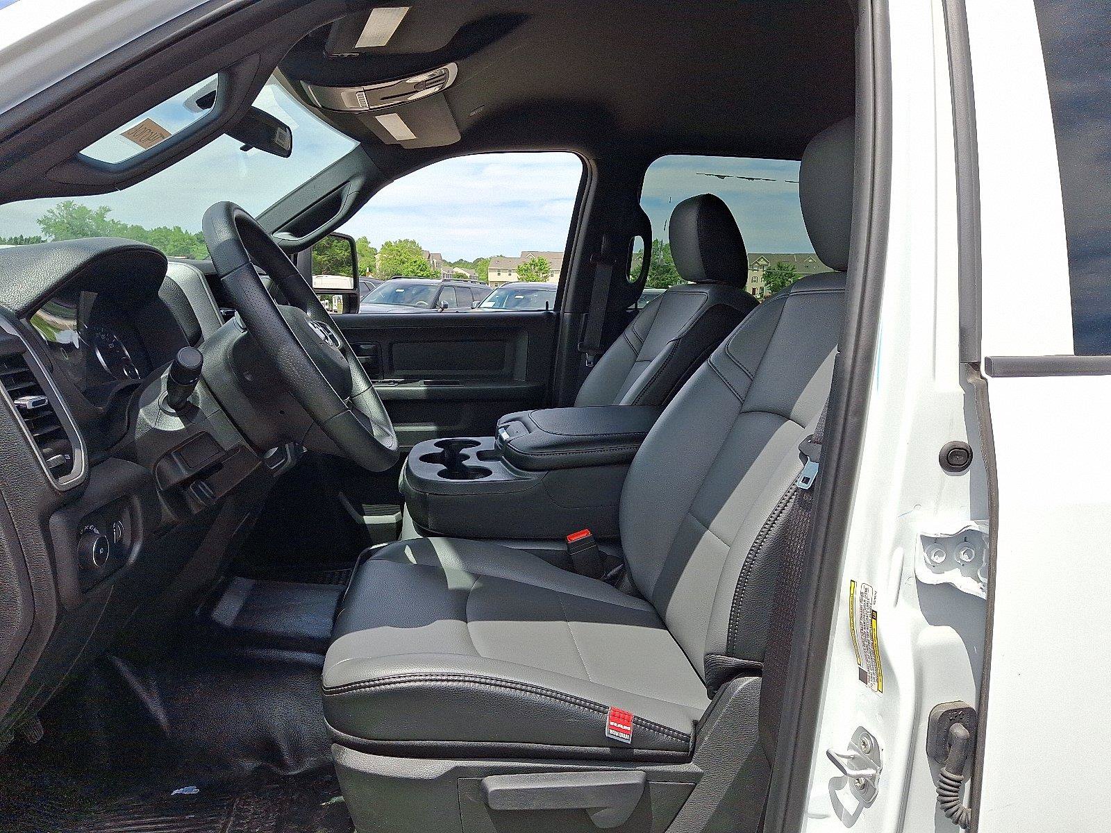 New 2024 RAM 5500 Tradesman w/ Chrome Appearance Group AWD/4WD image 10