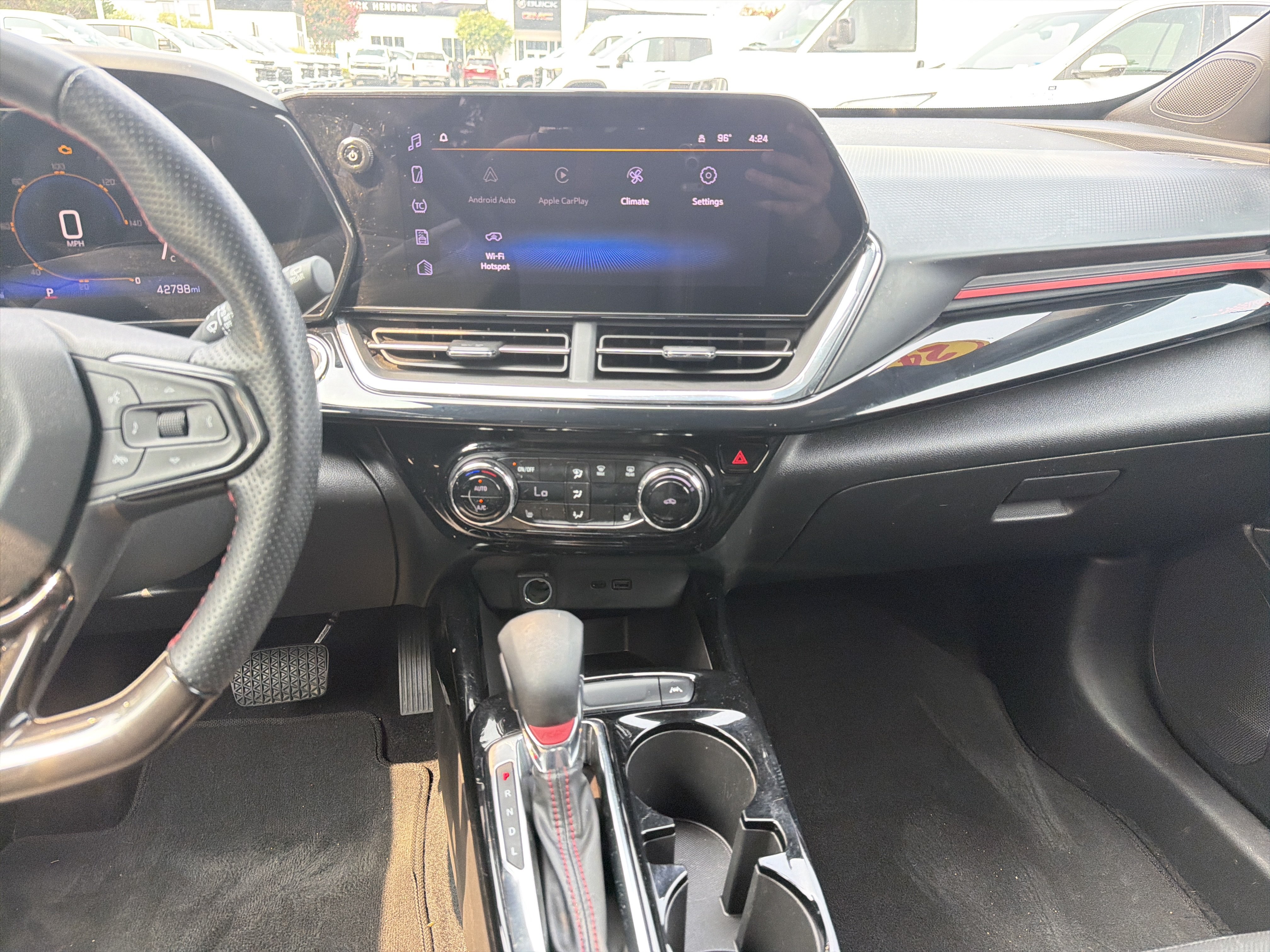 Used 2024 Chevrolet Trax RS FWD image 31