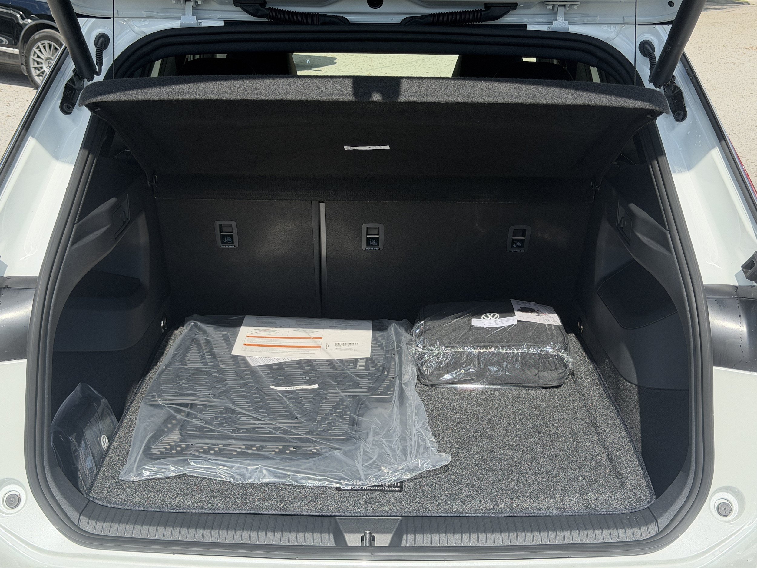 New 2026 Volkswagen Tiguan SEL R-Line AWD/4WD image 11