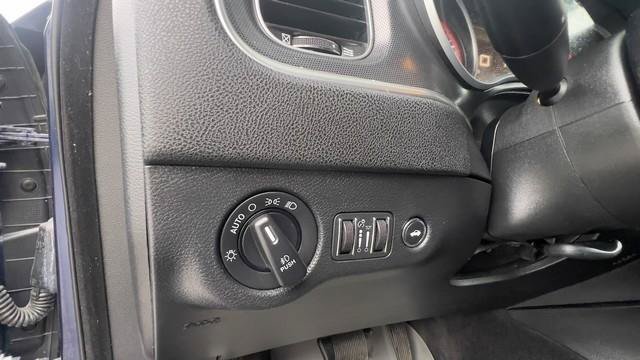 Used 2015 Dodge Charger SXT w/ Driver Confidence Group AWD/4WD image 11