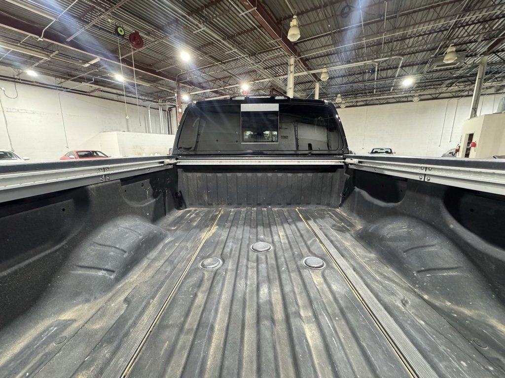 Used 2018 Nissan Titan SV w/ SV Convenience Package image 13