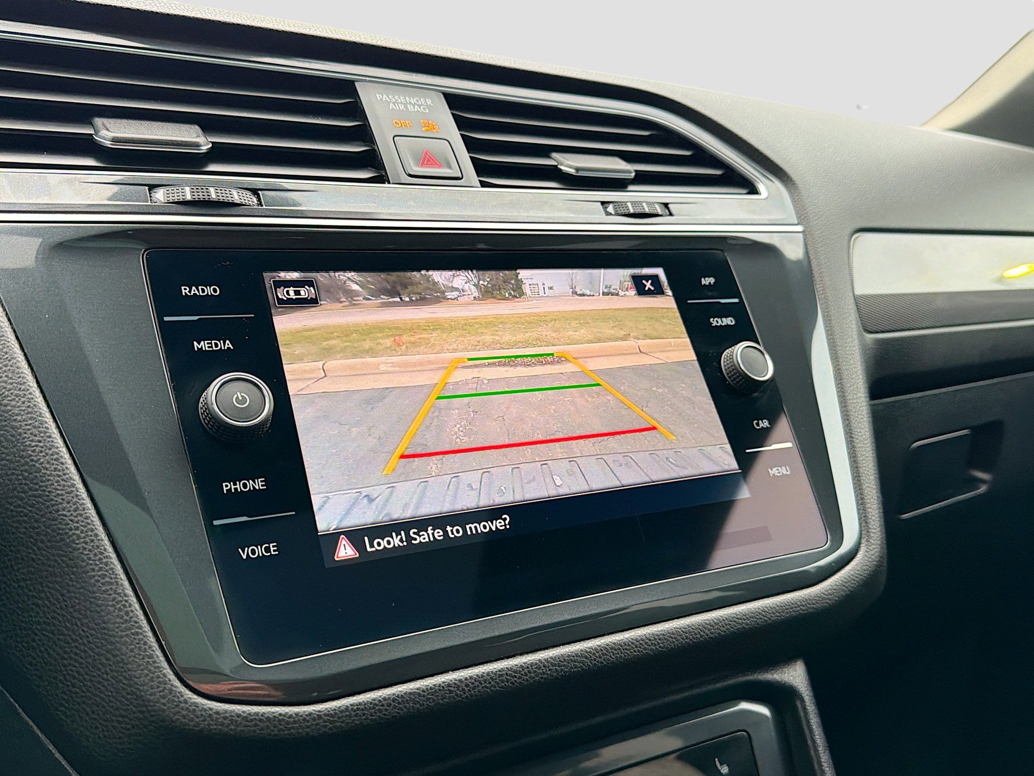 Used 2023 Volkswagen Tiguan SE R-Line image 20