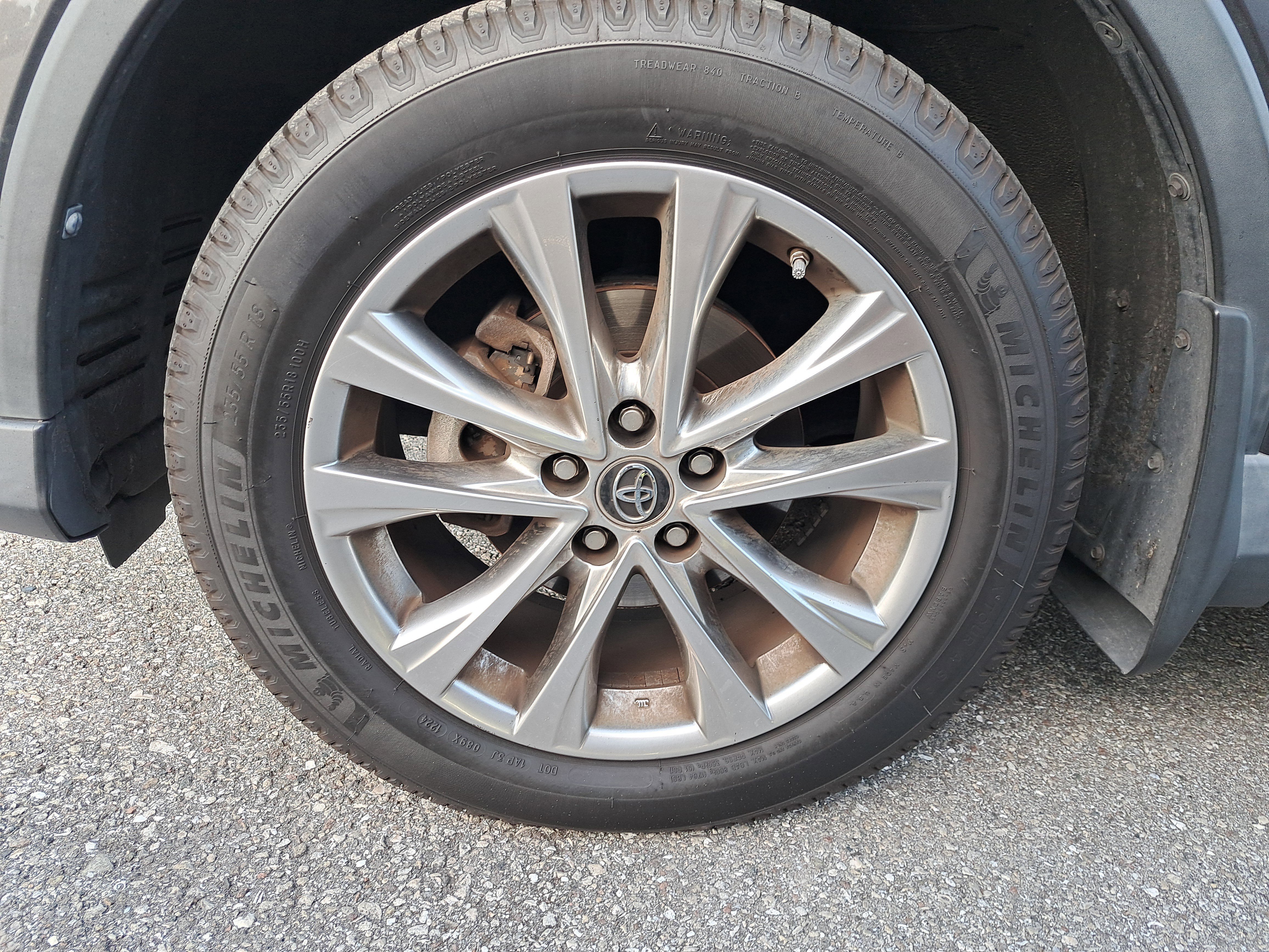 Used 2016 Toyota RAV4 Limited image 2