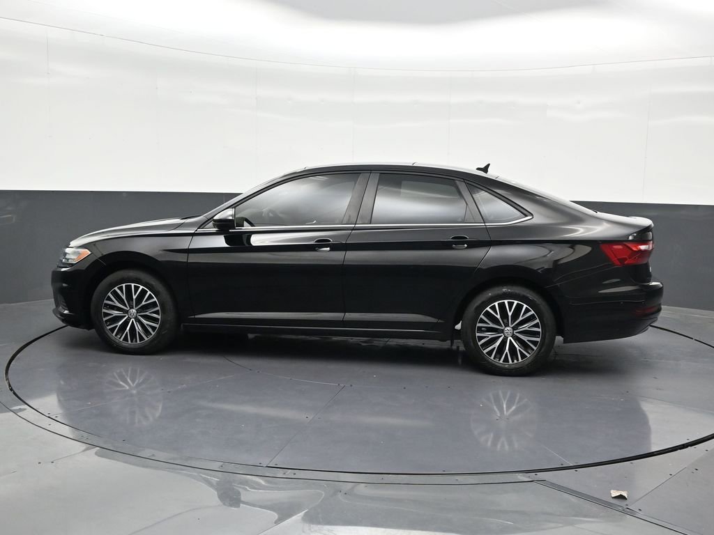 Used 2020 Volkswagen Jetta SE FWD image 2