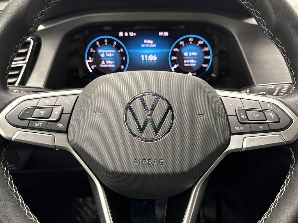 Used 2025 Volkswagen Atlas Cross Sport SE image 15