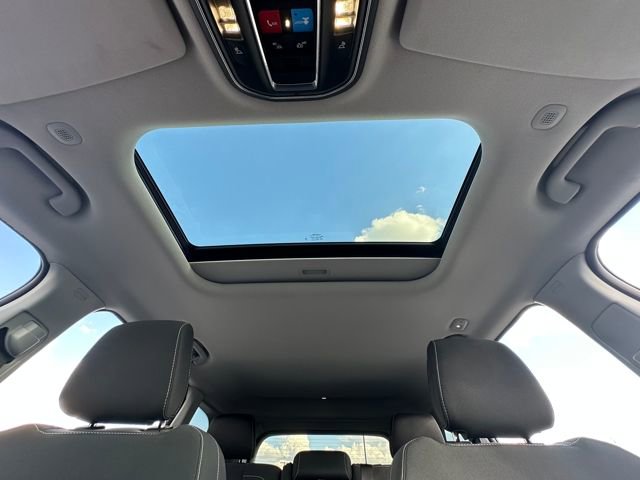 Used 2024 Jeep Grand Cherokee Laredo X image 12