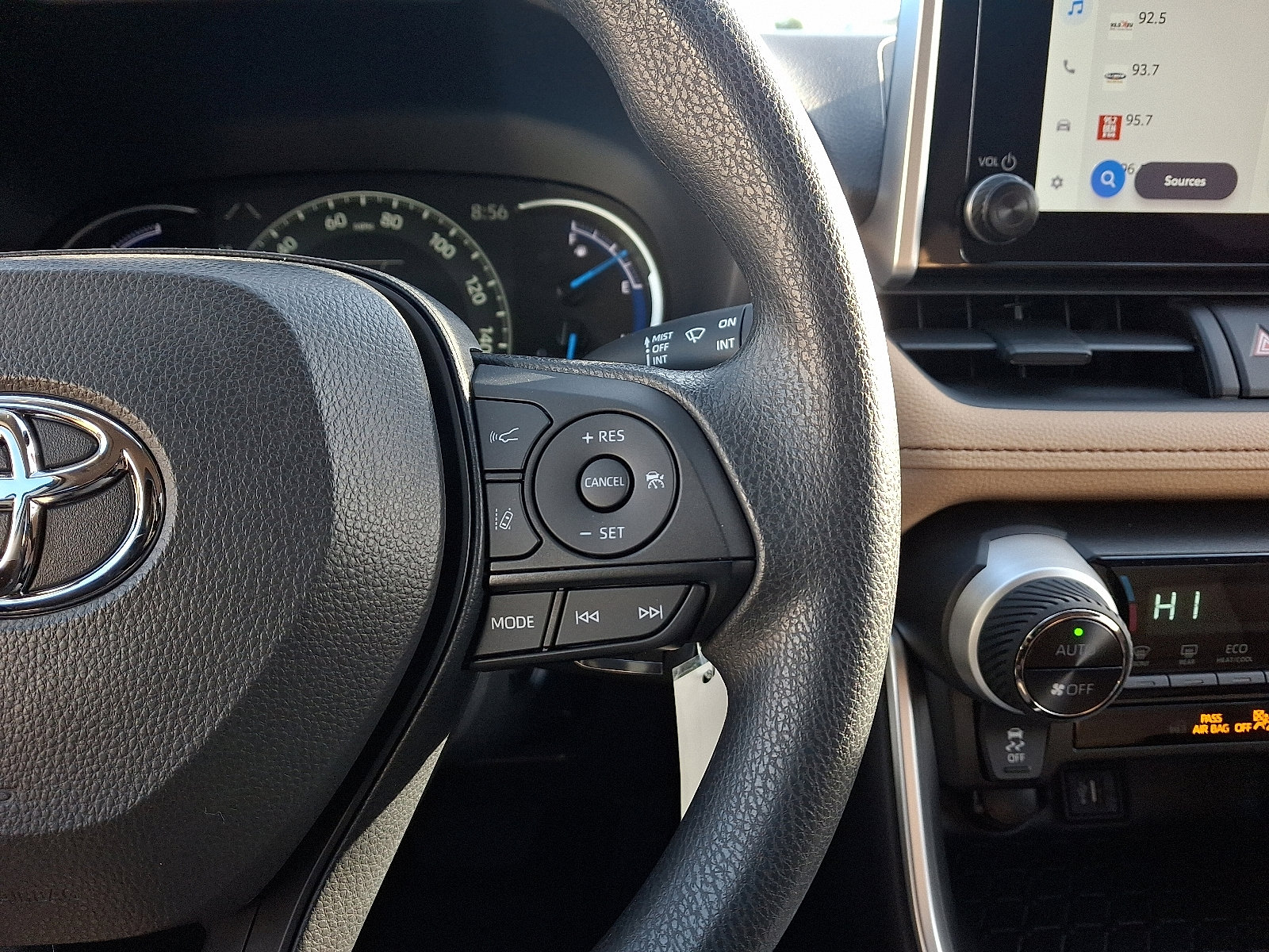 Certified 2025 Toyota RAV4 LE image 21