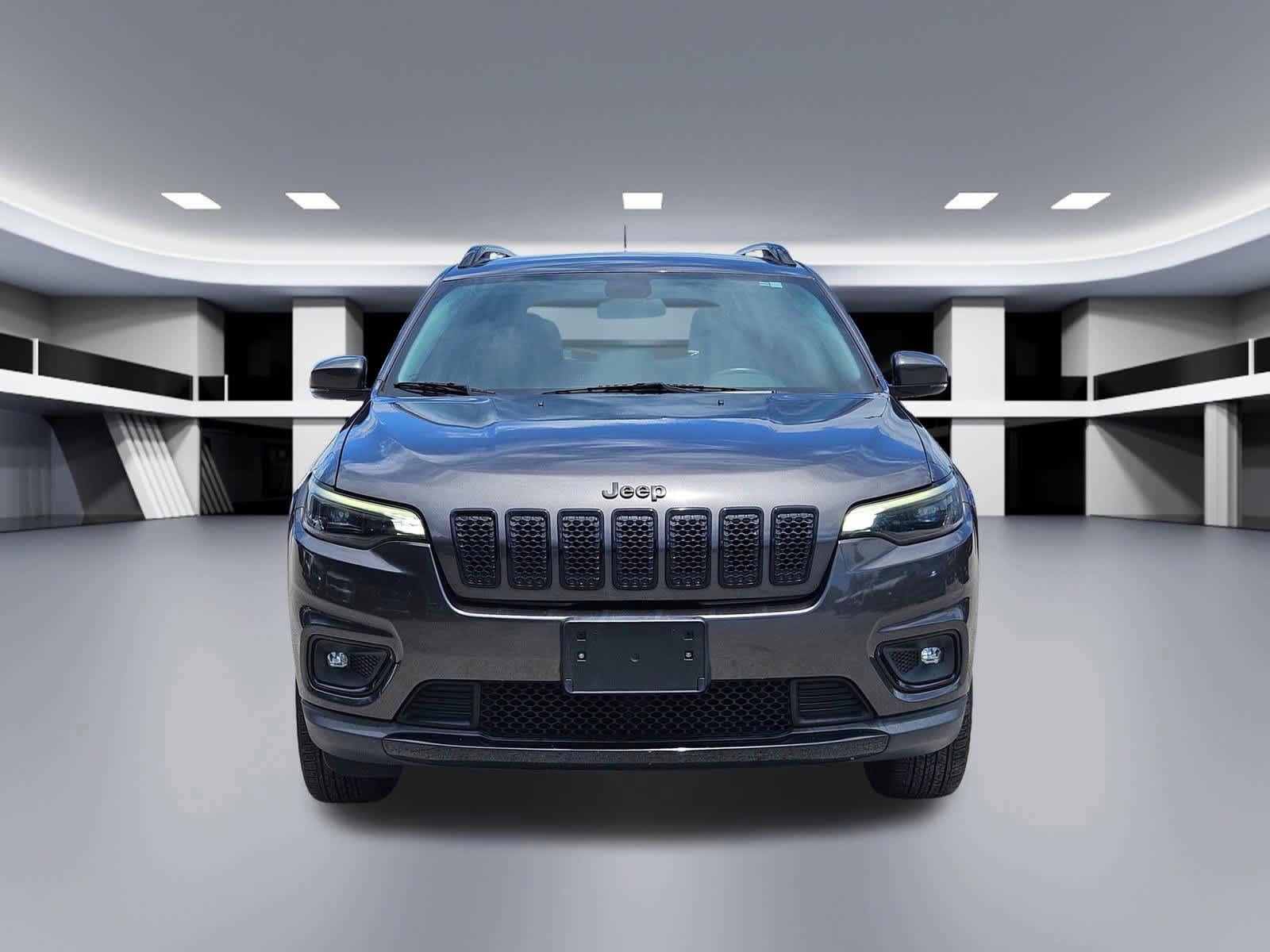 Used 2019 Jeep Cherokee Latitude Plus AWD/4WD image 9