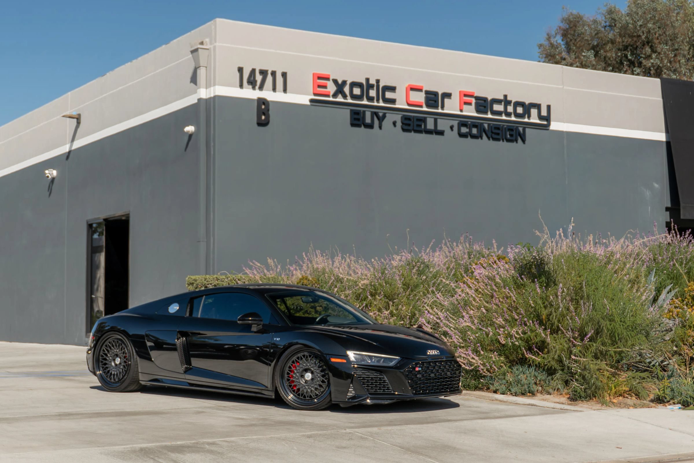 Used 2021 Audi R8 V10 RWD image 1