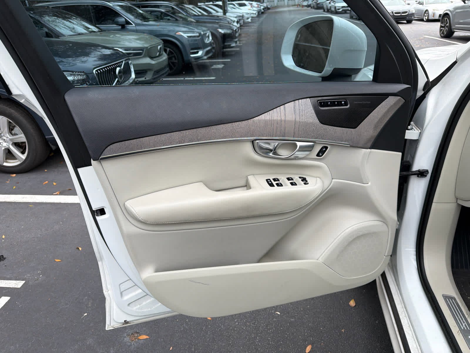 Certified 2023 Volvo XC90 B6 Plus w/ Protection Package Premier image 24