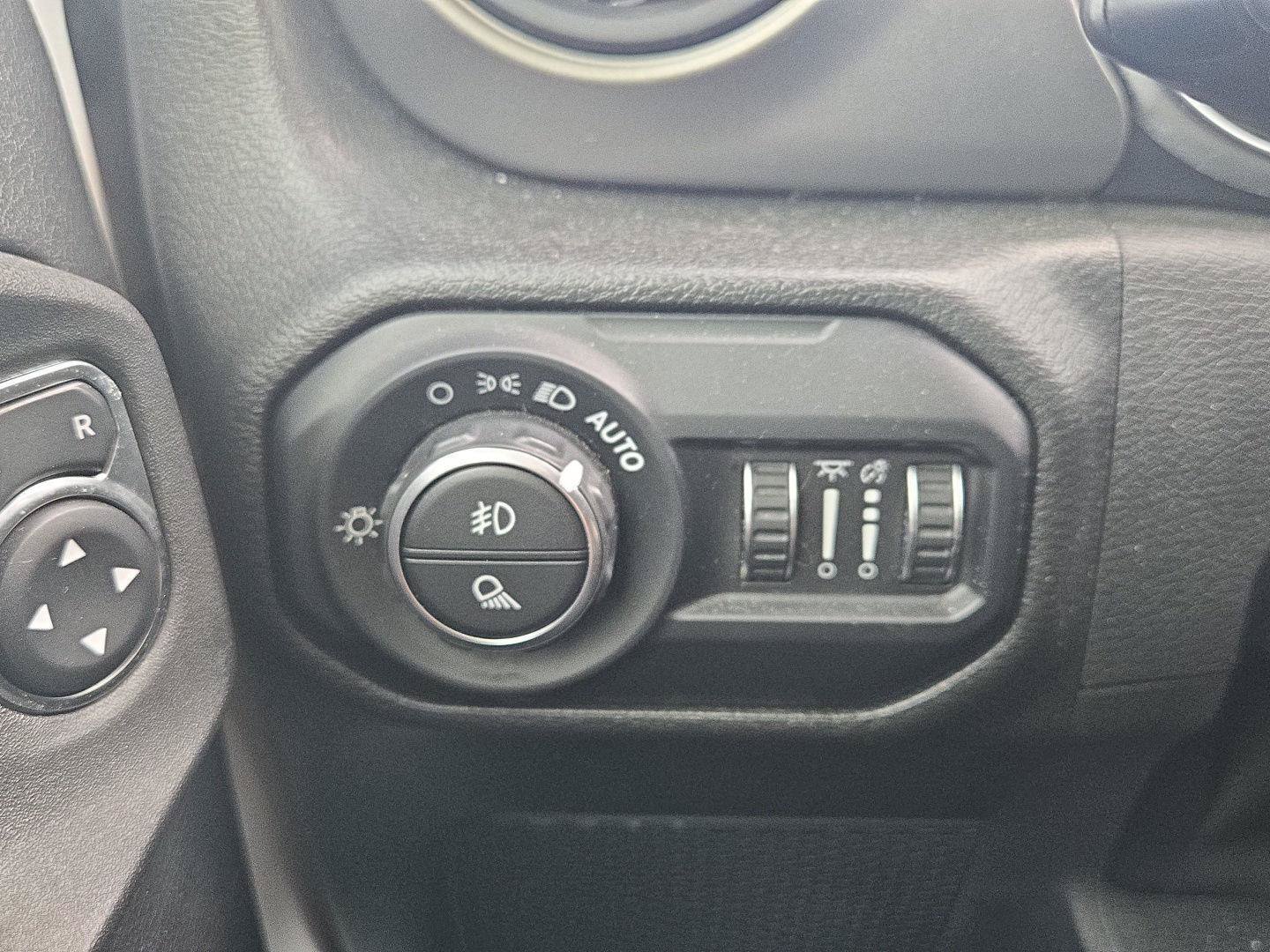 Used 2022 Jeep Gladiator Sport AWD/4WD image 22