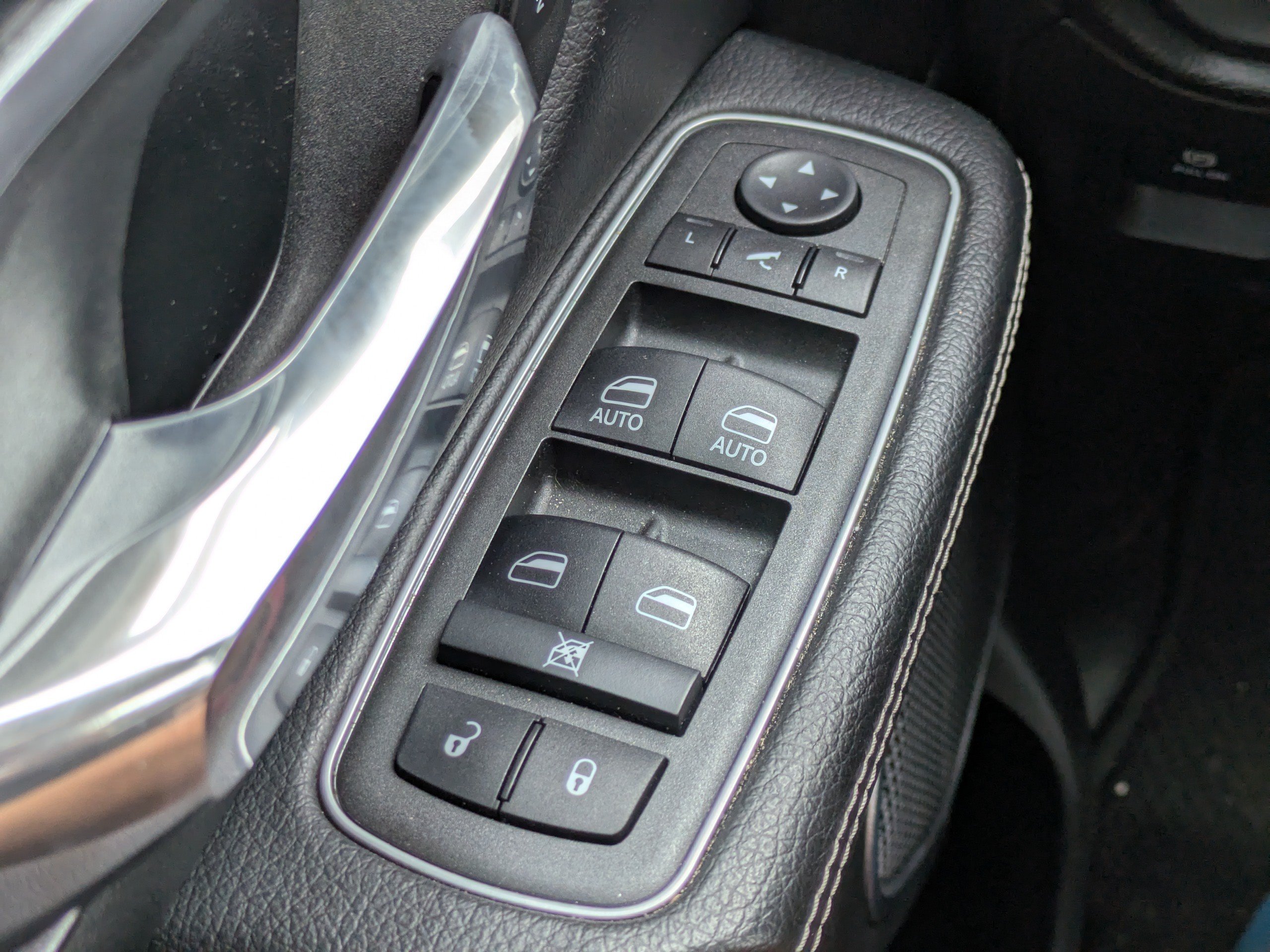 Used 2022 RAM 1500 Laramie AWD/4WD image 19