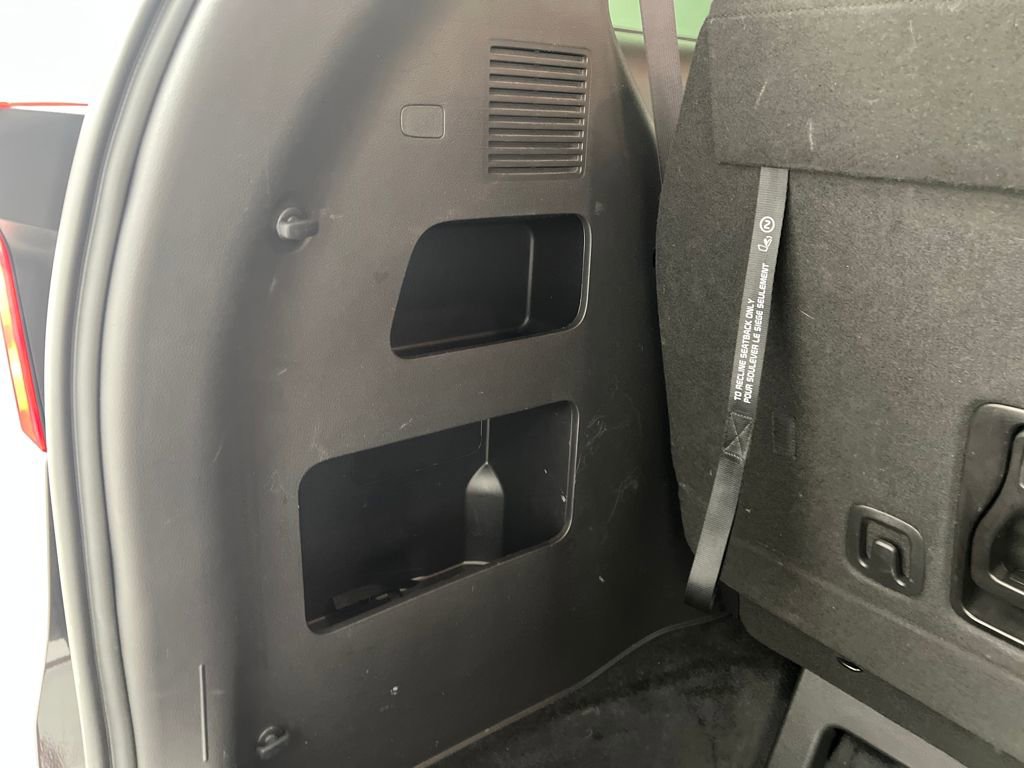 Used 2025 Kia Carnival image 41