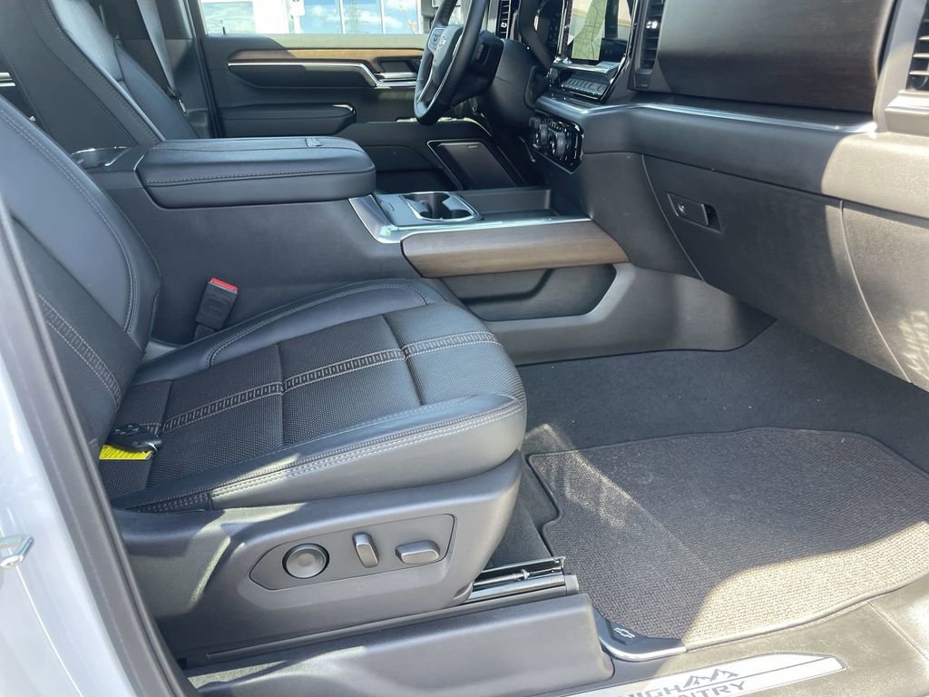 Used 2024 Chevrolet Silverado 2500 High Country w/ High Country Premium Package image 33