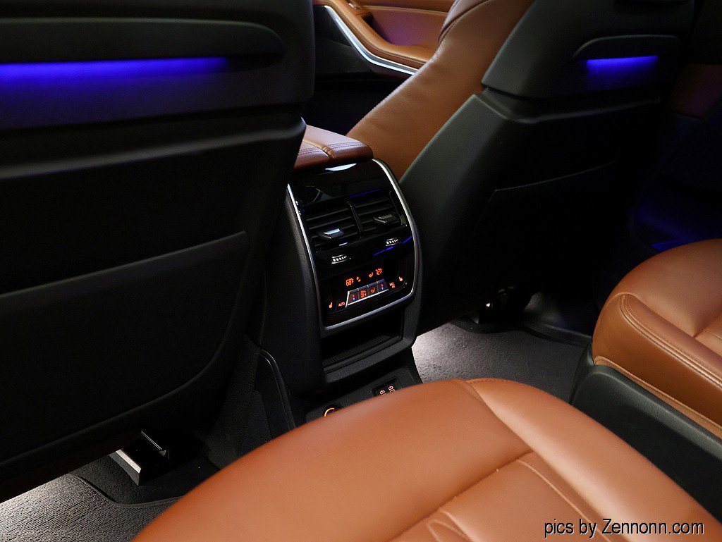 Used 2022 BMW X7 xDrive40i w/ M Sport Package image 15