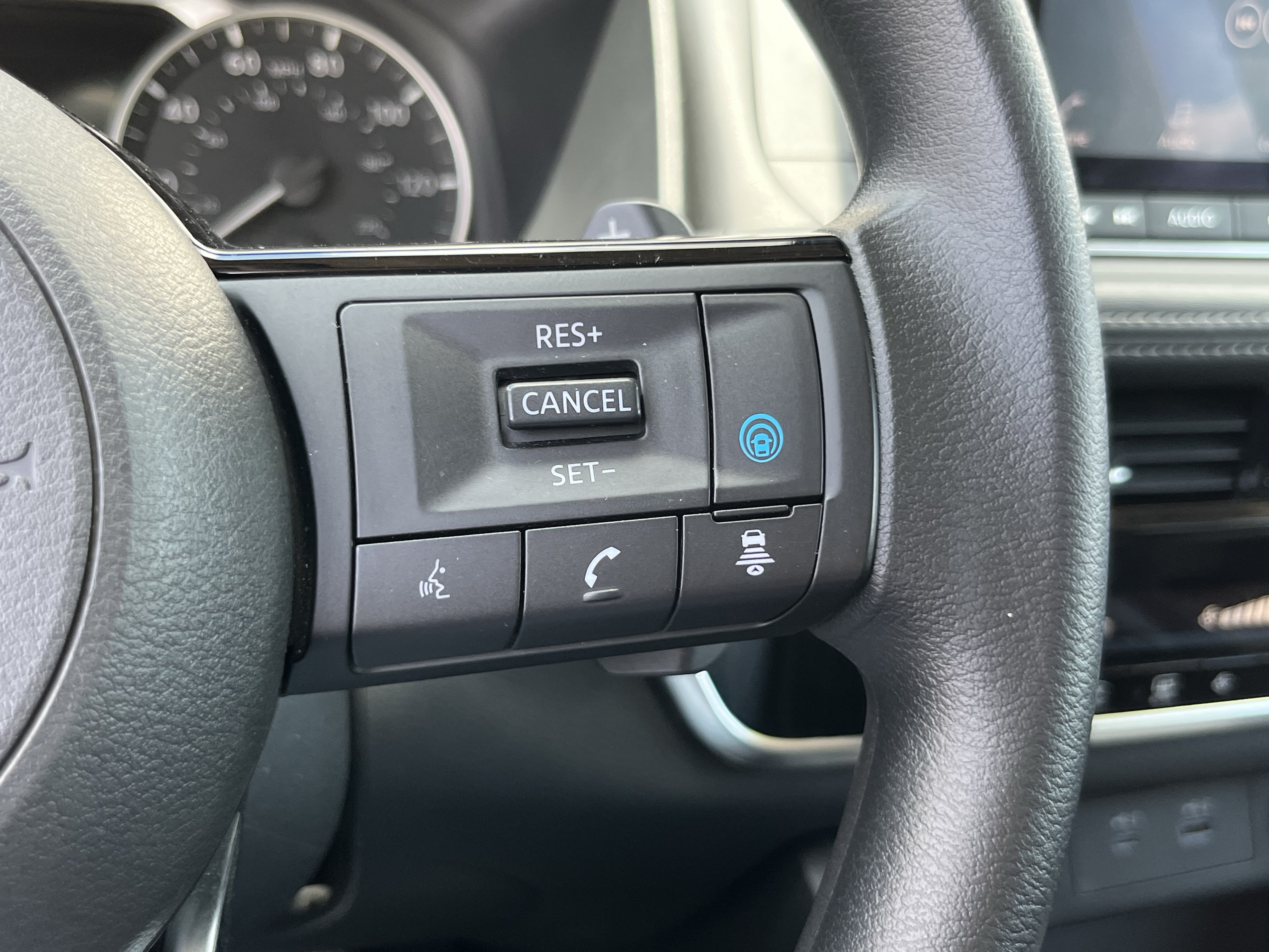 Used 2021 Nissan Rogue SV AWD/4WD image 25