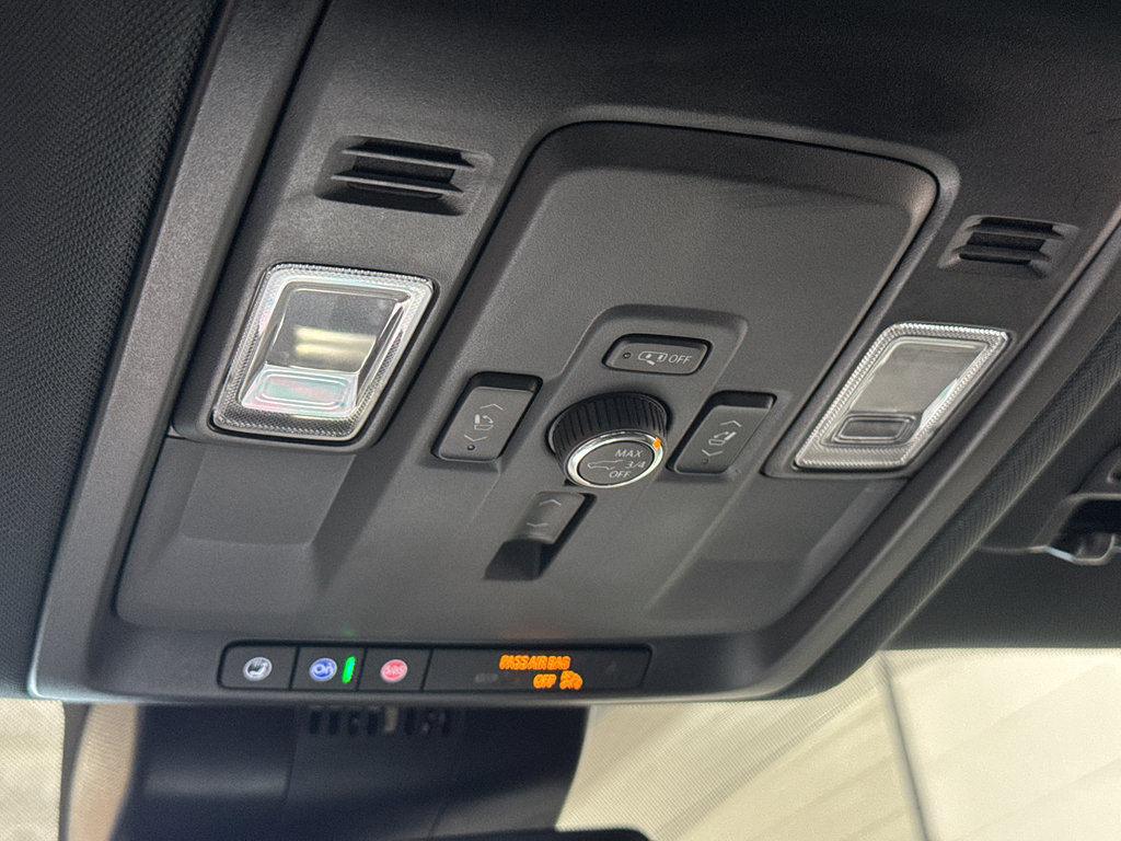 Used 2025 GMC Yukon XL Elevation w/ LPO, Elevation Black Package image 39