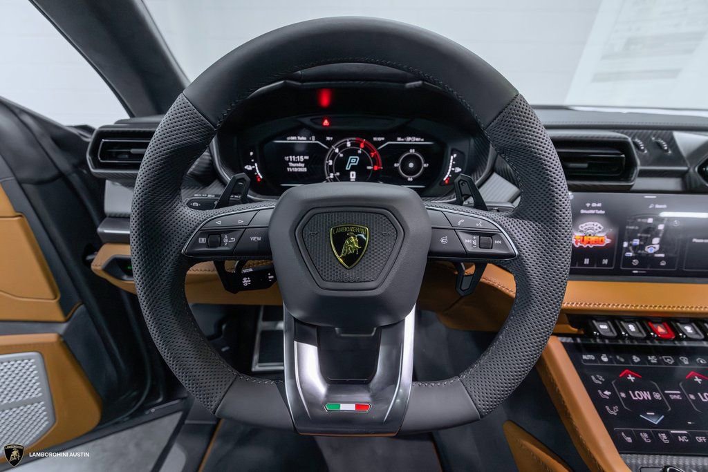 Used 2025 Lamborghini Urus SE AWD/4WD image 28