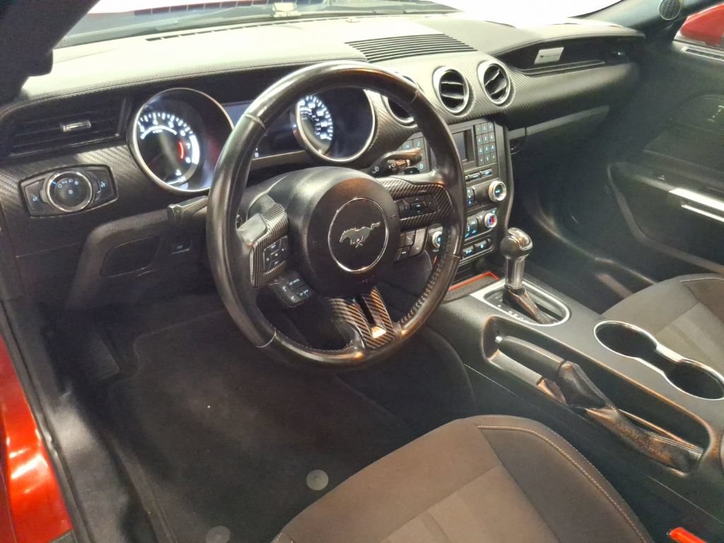 Used 2018 Ford Mustang Coupe RWD image 14