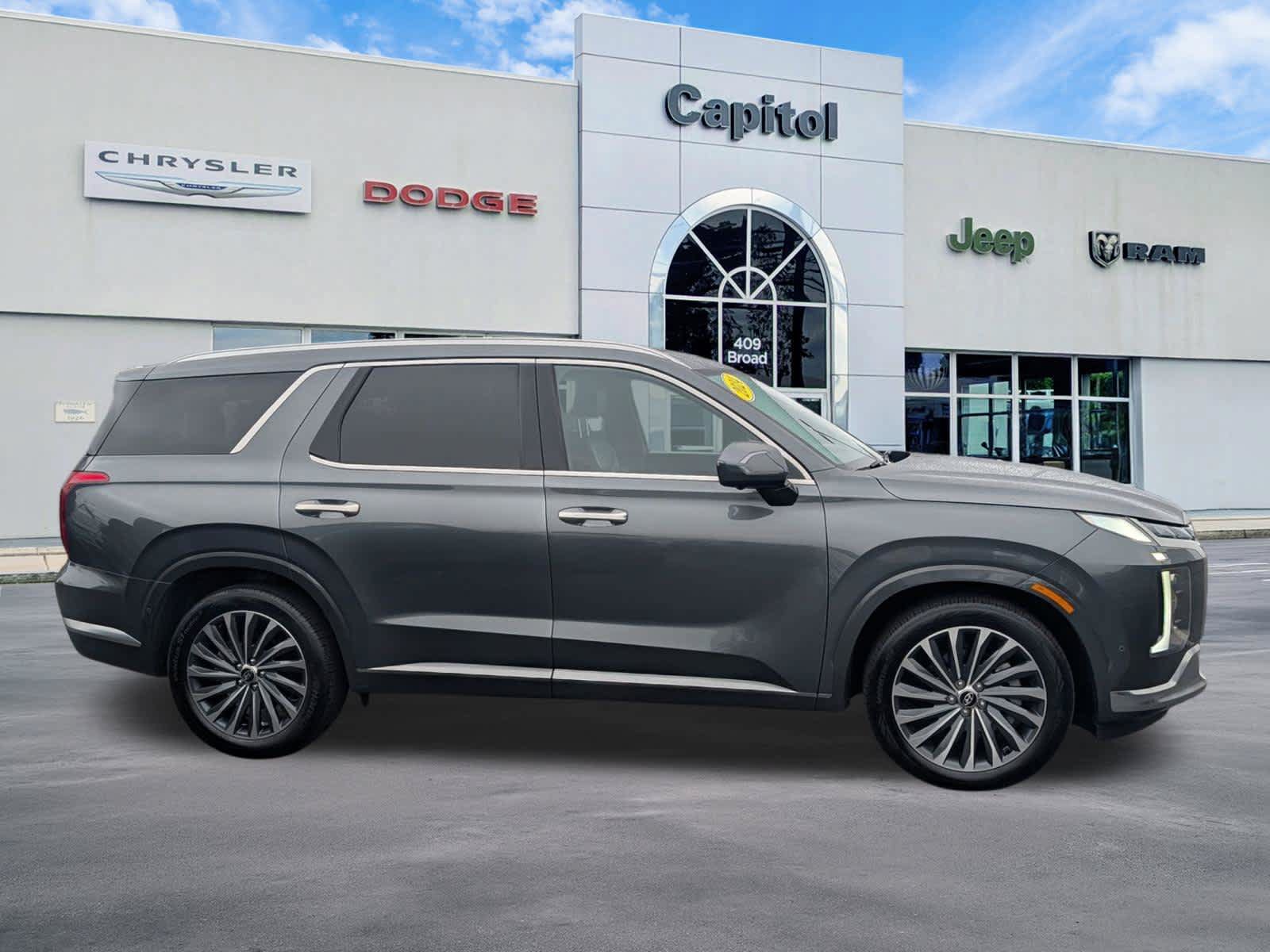 Used 2024 Hyundai Palisade Calligraphy AWD/4WD image 2