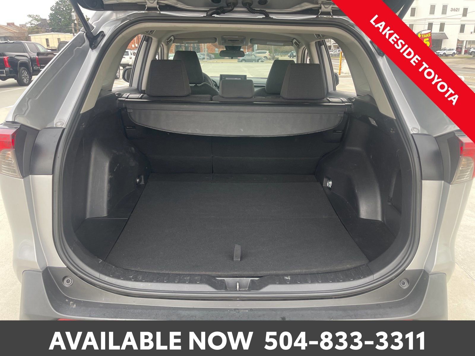 Used 2021 Toyota RAV4 LE image 15