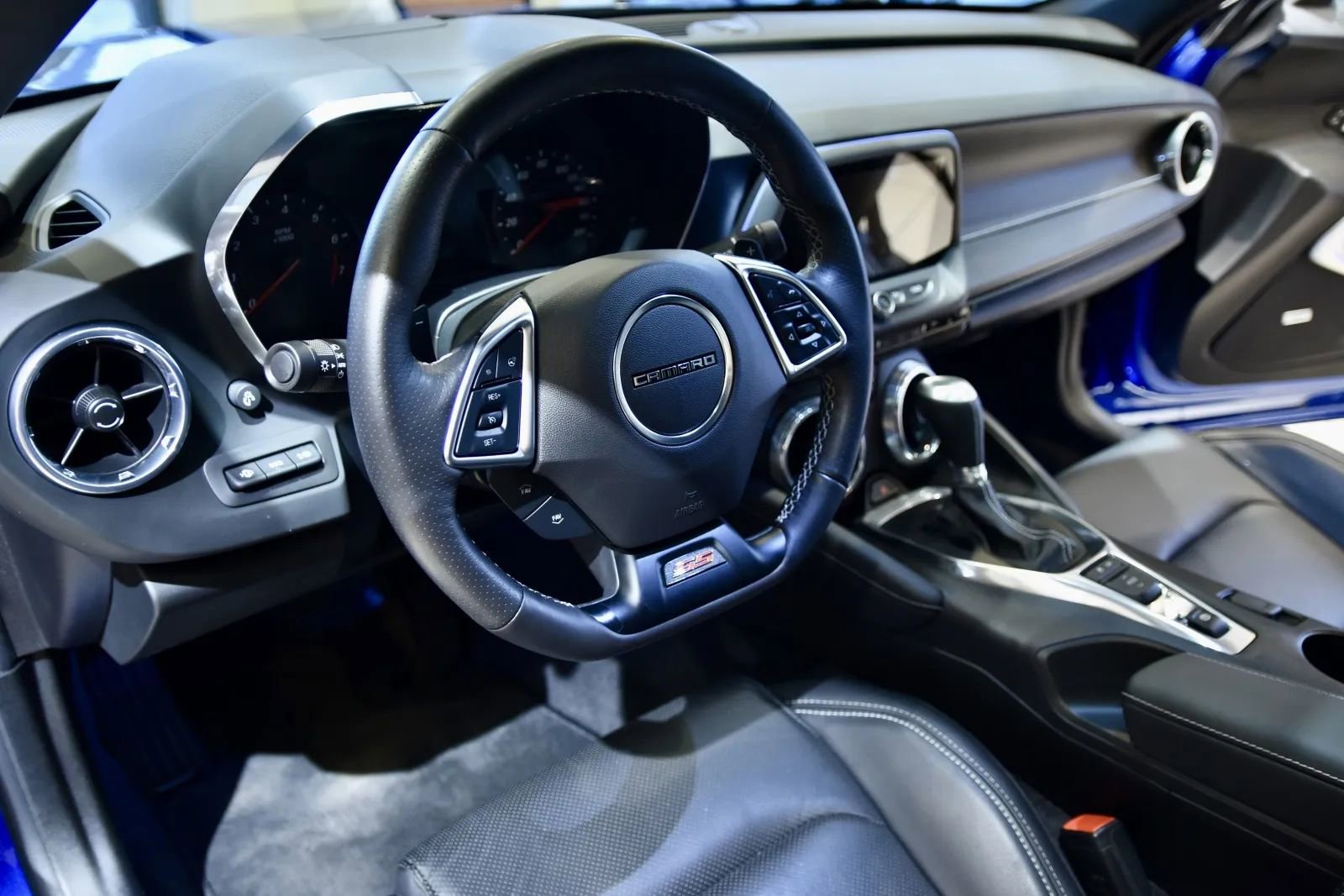 Used 2018 Chevrolet Camaro SS image 13