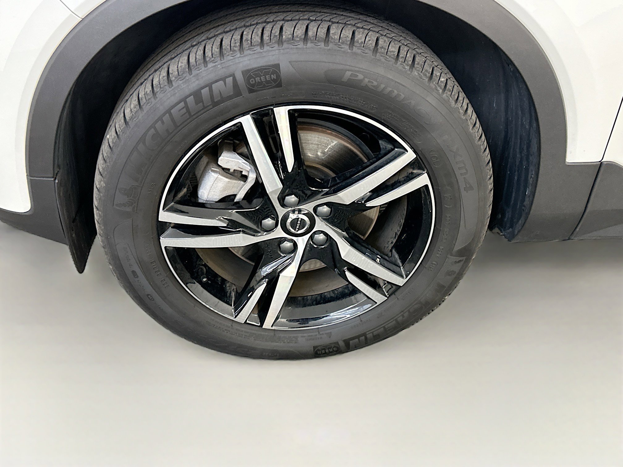 Used 2025 Volvo XC40 B5 Core image 11