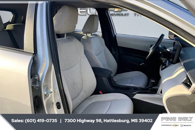 Used 2023 Toyota Corolla Cross LE image 6