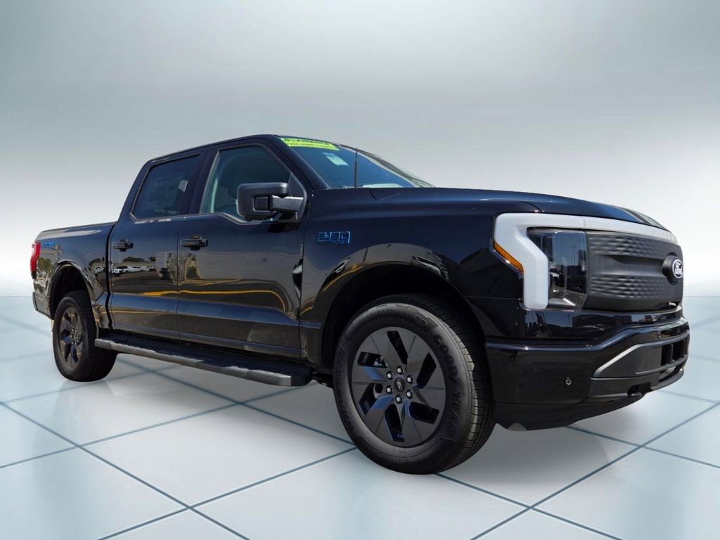 New 2025 Ford F150 Lightning Flash AWD/4WD image 3