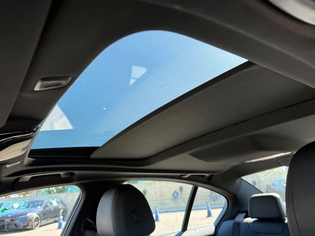Certified 2023 BMW 530e w/ Premium Package image 23