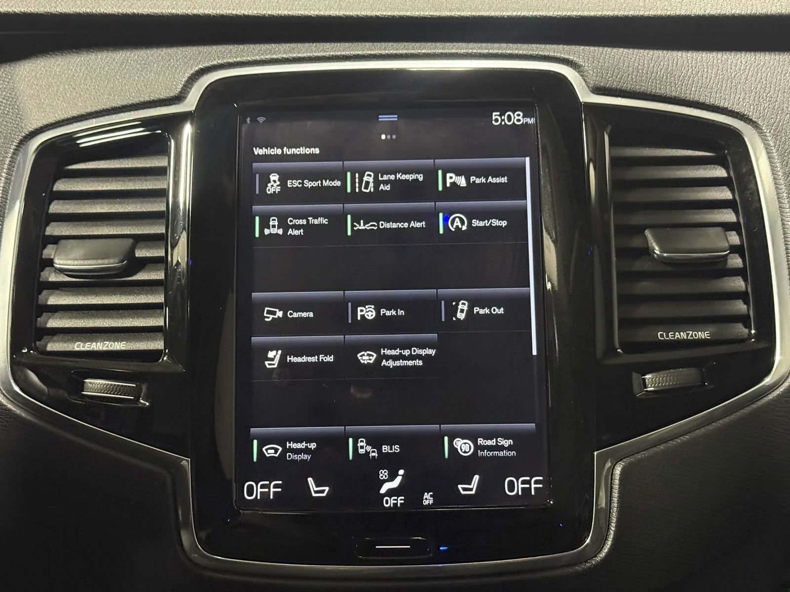 Used 2016 Volvo XC90 T6 Momentum w/ Momentum Plus Package AWD/4WD image 35