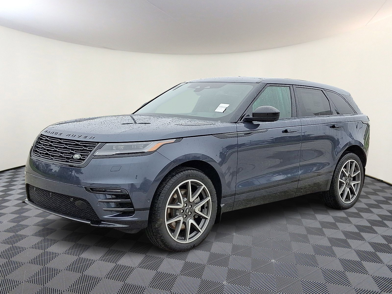 New 2026 Land Rover Range Rover Velar Dynamic SE AWD/4WD image 1