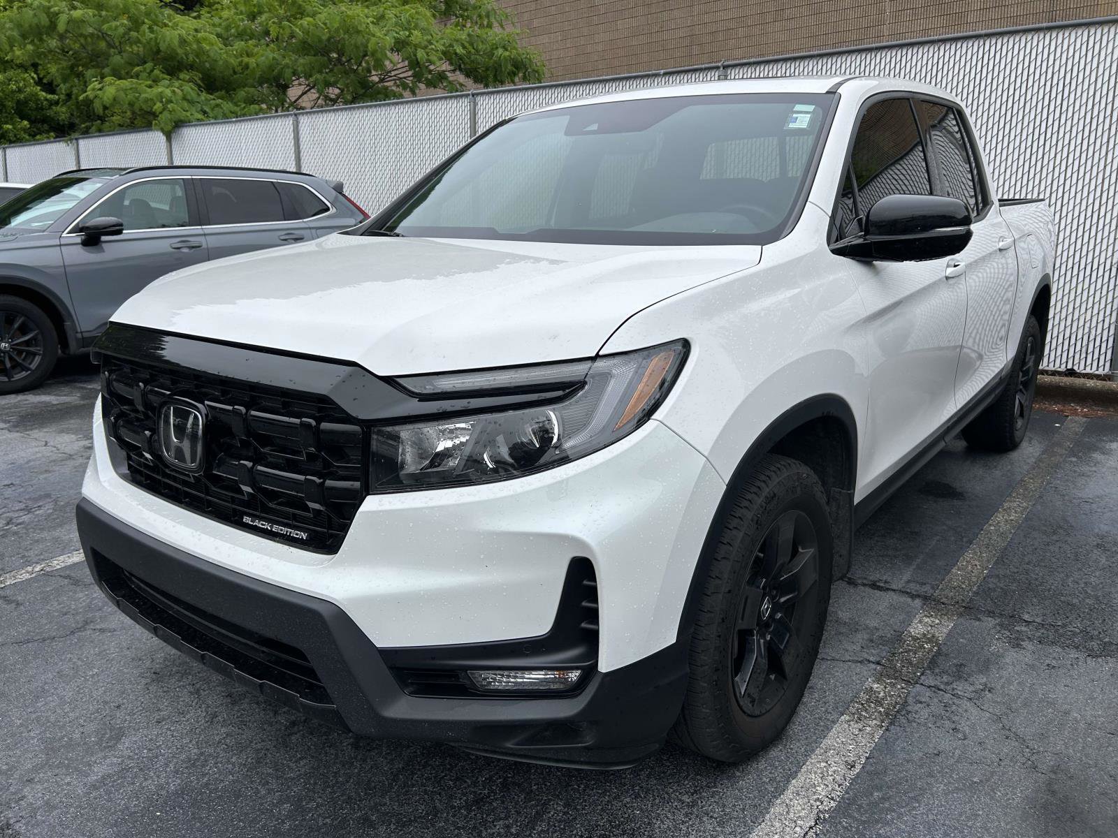 Used 2025 Honda Ridgeline Black Edition image 4