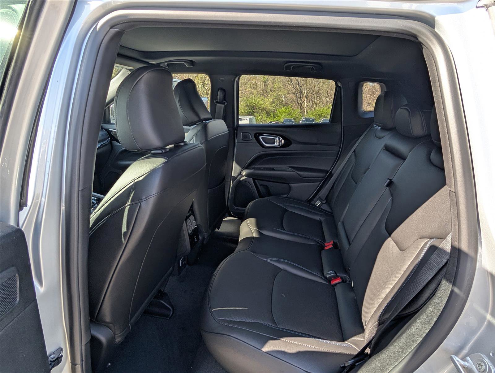 New 2025 Jeep Compass Limited w/ High Altitude Package image 8