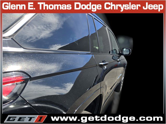 Certified 2023 Jeep Grand Cherokee Overland AWD/4WD image 12